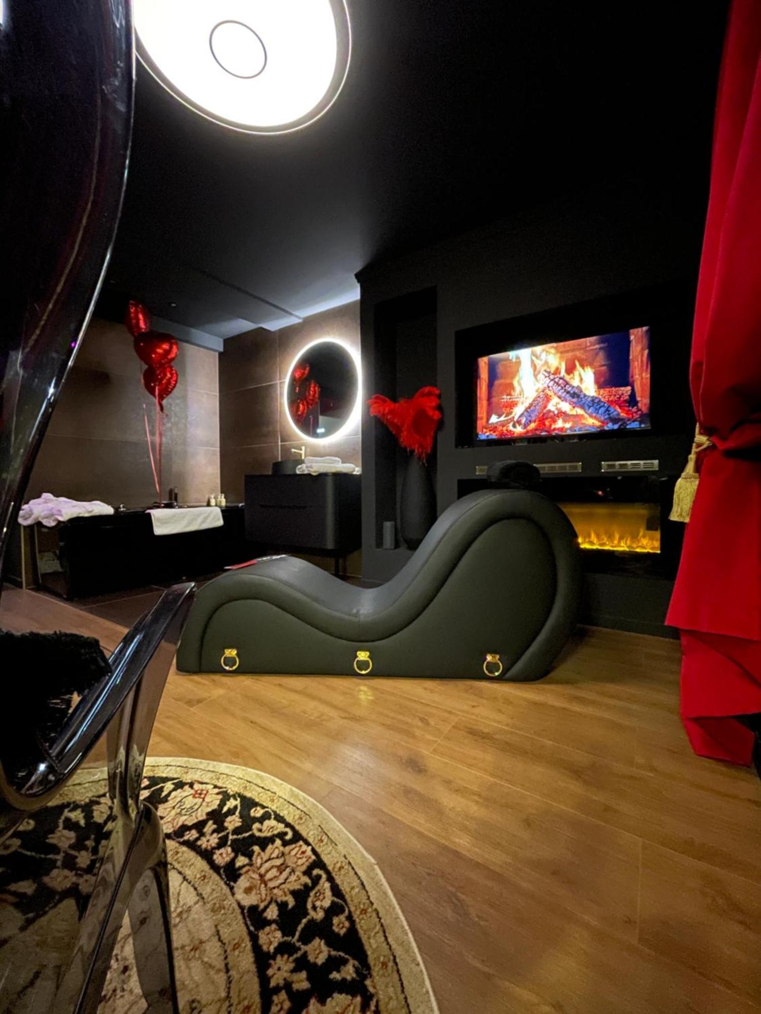 Love Room Casa Amore Prades  Bagian luar foto