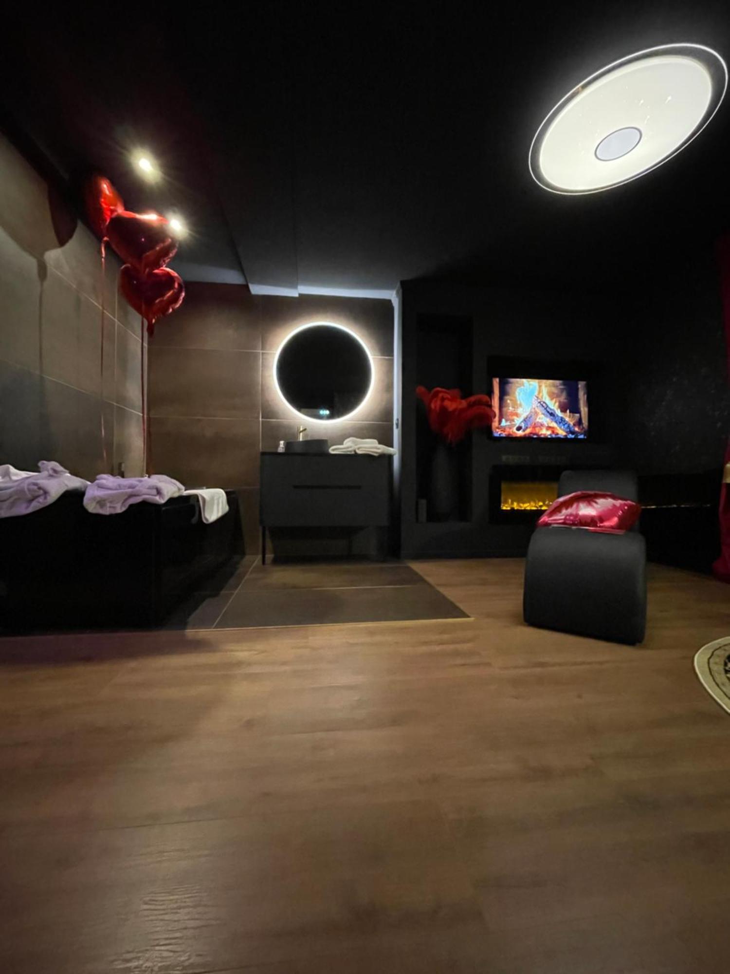 Love Room Casa Amore Prades  Bagian luar foto